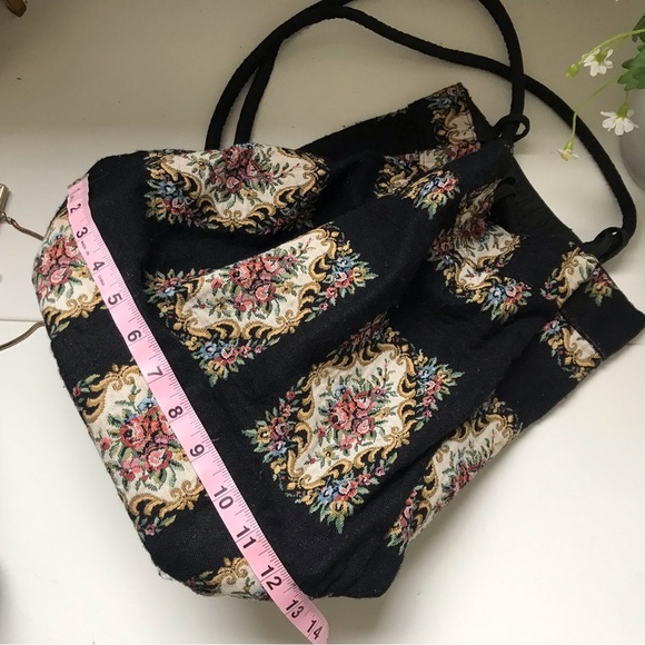 KENNETH COLE RARE Set of Women’s Embroidered Floral Canvas Backpack + Wallet M - Picture 6 of 12